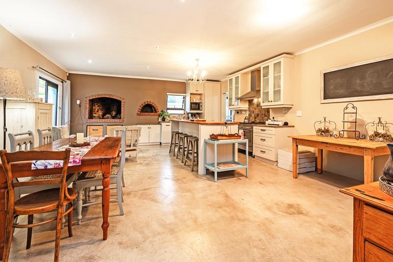 3 Bedroom Property for Sale in Uitzicht Western Cape